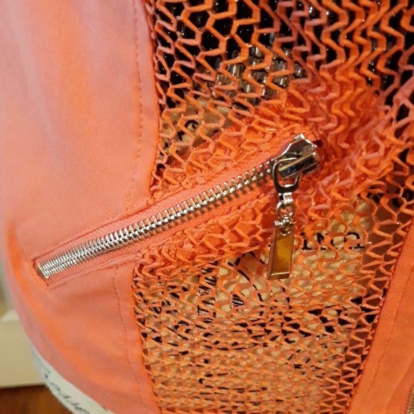 Top - Picture 5 of 7